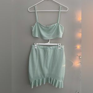 Two-piece summer set.